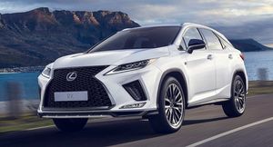 Стало известно, как за два года выросли рекомендованные и реальные цены на Lexus RX