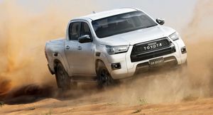 Пикап Toyota Hilux получил заряженную модификацию GR Sport