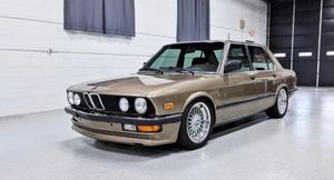 В США продают уникальный BMW 535i E28 с турбоагрегатом V8