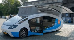 Голландские студенты проехали на собственном фургоне на солнечной энергии почти 3 тысячи километров