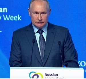 Путин: США просто вынуждают нас вышвырнуть доллар из внешней торговли, и менять мы его будем не на крипту