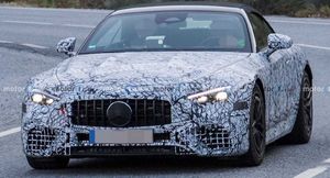 Новый «розеточный» Mercedes-AMG SL заметили на тестах в камуфляже