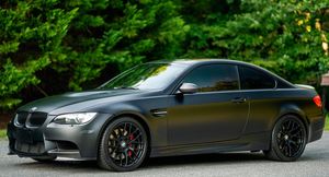 На продажу выставлено крайне редкое и очень чёрное купе BMW M3