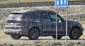 Обновленная модель BMW X5 2022 года стала мишенью фотошпионов