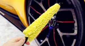 Как правильно помыть диски и покрышки автомобиля