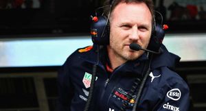 Глава Red Bull Racing Кристиан Хорнер заявил, что в Mercedes вынуждены рисковать