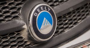 Geely запустила программу помощи на дорогах всем покупателям автомобилей у дилеров в России