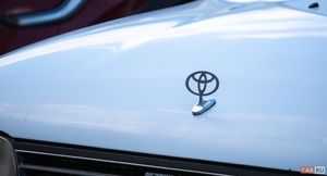 Toyota показала электромобиль для аэропортов