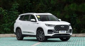 Chery Tiggo 8 Plus стал полноприводным, более симпатичным, а под капотом появился мощный турбомотор