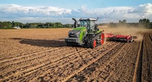 Российским аграриям стал доступен самый мощный гусеничный трактор Fendt с бесступенчатым приводом