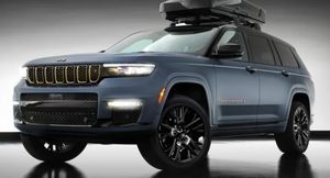 Jeep на SEMA 2021: трехрядный Wrangler, бронзовый Grand Cherokee и 54-летний Kaiser