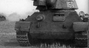 Почему на танки «Т-34» в 1942 году стали приваривать стальную полосу перед люком мехвода?