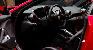 В Сети появились фотографии кроссовера Ferrari Purosangue