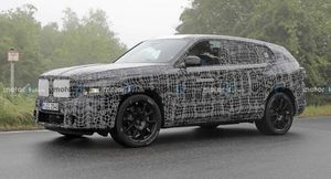 BMW озвучил дату дебюта своего гибридного флагмана