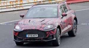 Прототипы Aston Martin DBX S снова вторгаются на Нюрбургринг