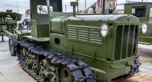 Как тракторы «НИ-1» маскировали под танки