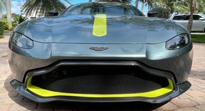 На продажу выставили уникальный Aston Martin Vantage AMR
