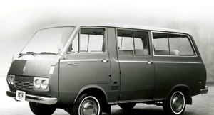 Как фургон Toyota Hiace превратился в элегантный микроавтобус