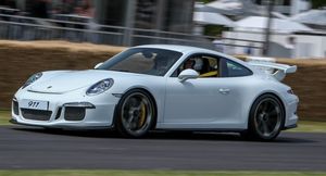 Шестилетний Porsche 911 GT3 продают почти по цене нового, потому что он не ездил