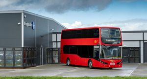 Британцы представили двухэтажный электрический автобус Jewel E