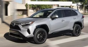 Toyota представила обновлённый RAV 4. Что нас ждёт?