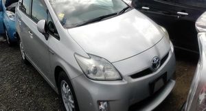 Toyota Prius 2009 года: Надежный автомобиль, который покупают уже 12 лет