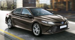 Случайно залили 76 бензин в новую Toyota Camry. Почему мотор выжил?