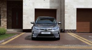 Особенности автомобиля Toyota Corolla Cross 2022–2023
