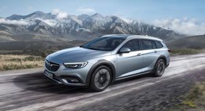 Новый кроссовер Opel Grandland появится в России в следующем году