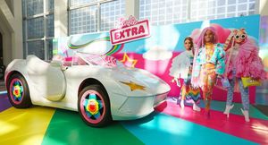 Игрушечный автомобиль куклы Барби воссоздали в натуральную величину