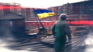Спустя восемь лет после Майдана украинцы мечтают вернуть страну к показателям 2013 года