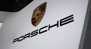 В Сети появился рендер нового трехрядного кроссовера Porsche