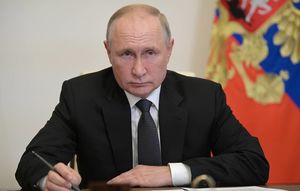 Путин подписал закон о приостановке до 2025 года выплат в полном объеме по вкладам CCCР