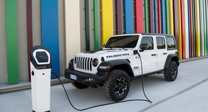 Jeep® Wrangler 4xe 2022: новые возможности самого мощного, эффективного и экологичного Wrangler за всю историю марки