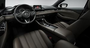 В Сети показали «командирский» кроссовер Mazda CX-8 для Минюста Японии