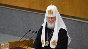 Патриарх Кирилл призвал не опасаться заболеть COVID-19 в храмах