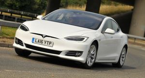 Tesla будет оповещать водителей о состоянии шин