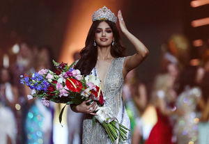 Победительницей конкурса красоты "Мисс Вселенная" стала участница из Индии