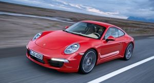 Porsche с елкой на крыше разогнали до 282 километров в час
