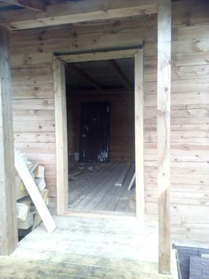 Делаем входную дверь в новом деревянном доме - рассказываем наш первый опыт