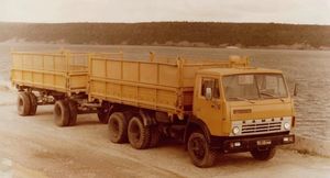 Вспомним знаменитый грузовик по прозвищу «сельхозник» — КамАЗ 55102