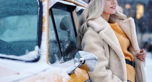 В чем женщине садиться за руль зимой: тонкости в одежде и обуви для автоледи