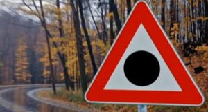 В Молдавии появились дорожные знаки, называемые в народе «черная метка». Такие могут появится в России