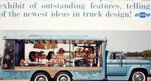 Грузовики-витрины 60-х для рекламы автомобильной продукции