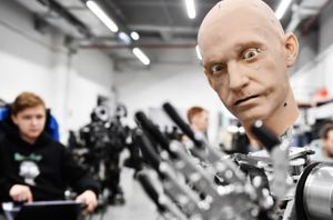 В Совфеде предложили закрепить взаимоотношения роботов и людей