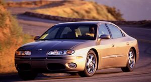 Oldsmobile Aurora — гордость известной американской компании