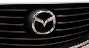 Компания Mazda запатентовала автомобиль с вертолетной площадкой для дрона