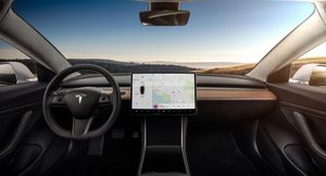 Электрокары Tesla научились следить за износом шин в реальном времени
