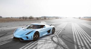 На улице замечен Koenigsegg Regera с кузовными панелями из углеродного волокна