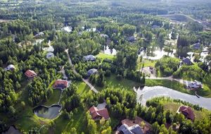 Как предприниматель решил жить в гармонии с природой со всеми удобствами: Аматциемс в Латвии